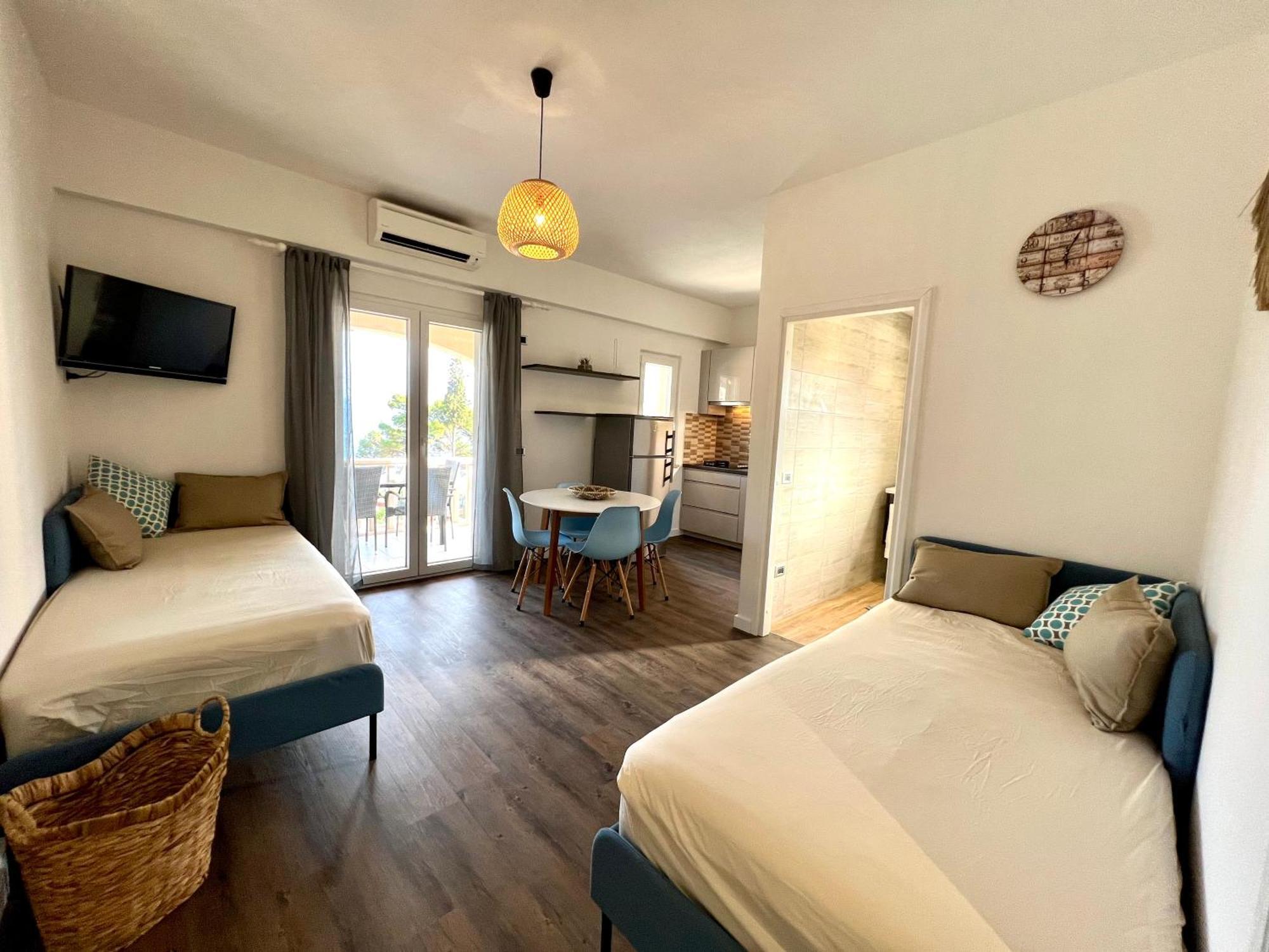 Vila Vera Seafront Apartments Sumartin Bagian luar foto